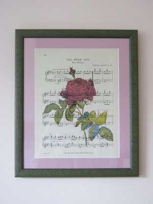 這是貓頭鷹女孩送給我的玫瑰花樂譜，我選了 Malachite Green 孔雀石綠的木框裝裱，當中有何意思，她一定知道。 :)